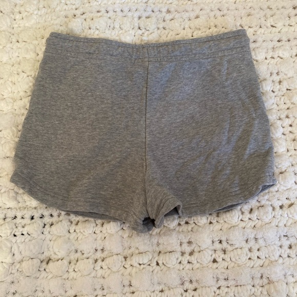 Nike grey jogging shorts - Picture 2 of 6